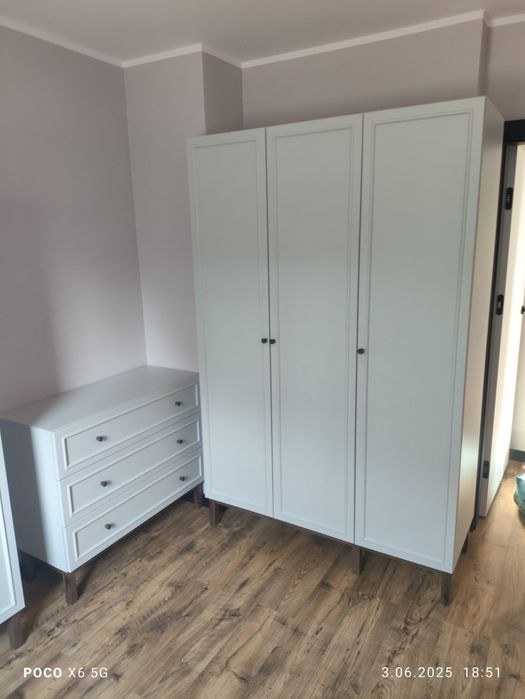 Układanie montaż paneli podłogowych, składanie mebli