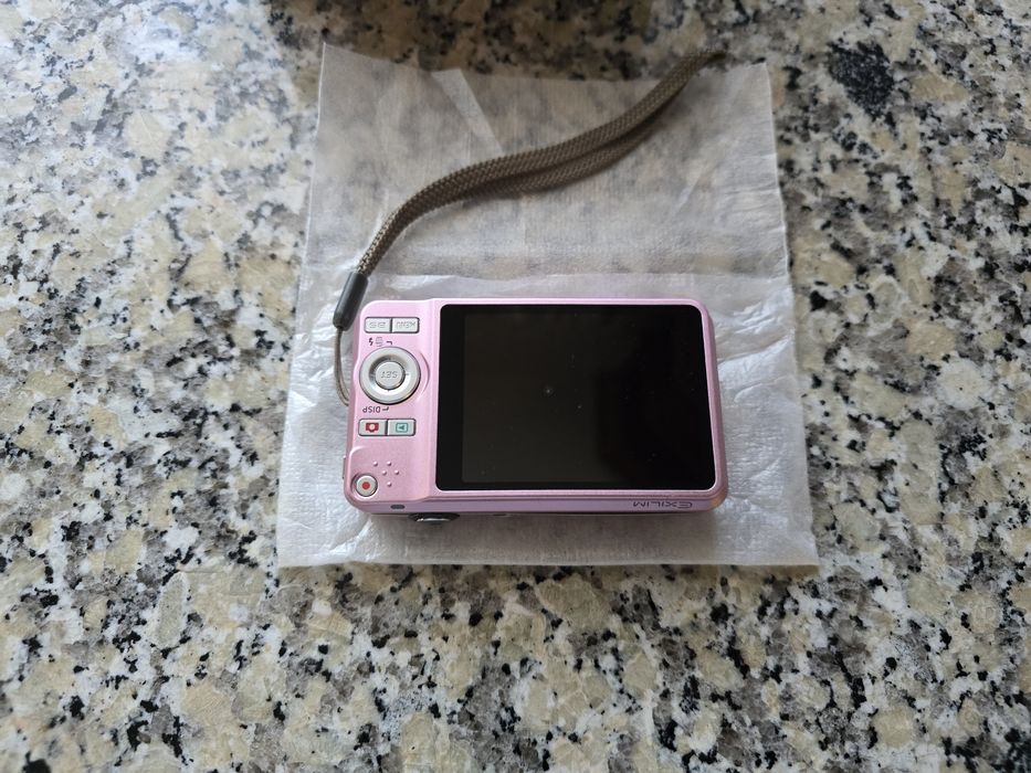 Maquina fotográfica casio de 12.1 mpx - cor de rosa
