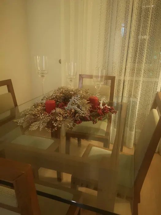 Mesa de Jantar tampo em vidro + 4 cadeiras - ótimo estado