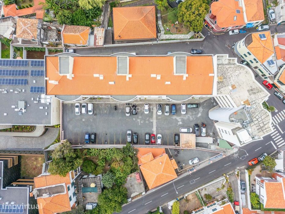 T2 com Vista Porto do Funchal no Último Piso | Conde de Carvalhal, Mad
