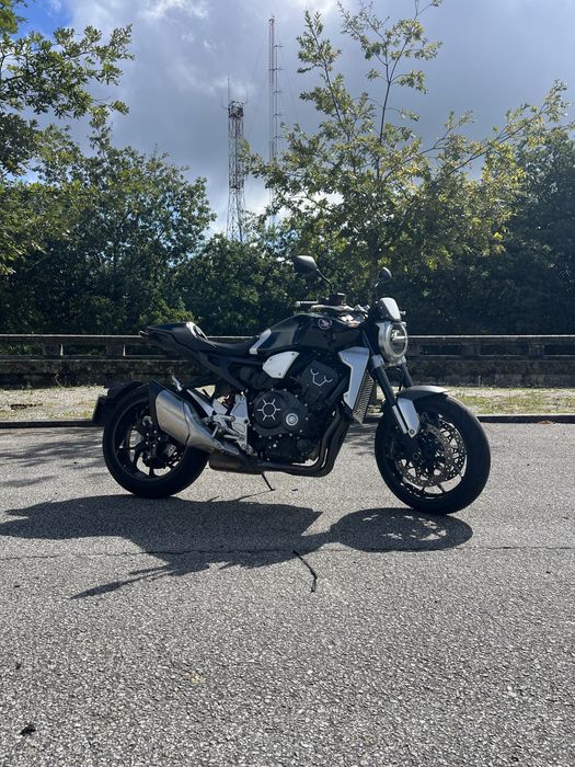Honda c1000r neo sport cafe
