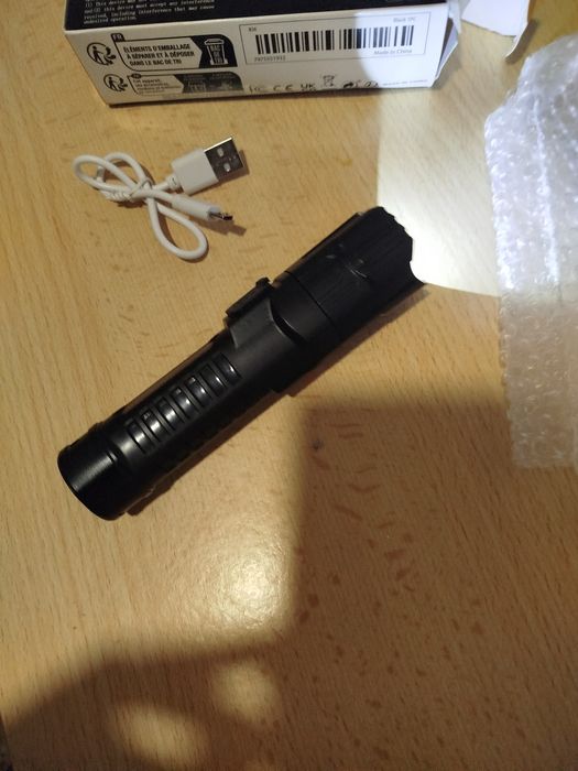 Lanterna LED 16cm Recarregável USB