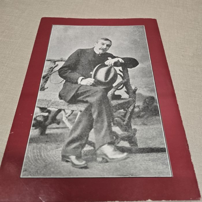 Livro  "Viagens no Portugal de Eça de Queiroz"