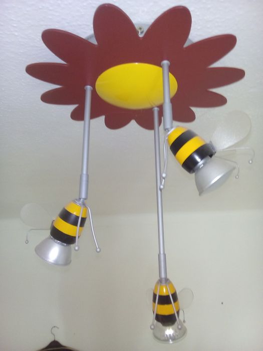 Candeeiro Abelha para quarto de criança