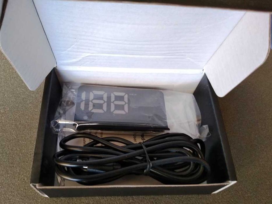 HUD z GPS i kompasem