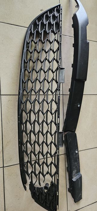 Kratka i listwa zderzaka OPEL ASTRA J GTC OPC
