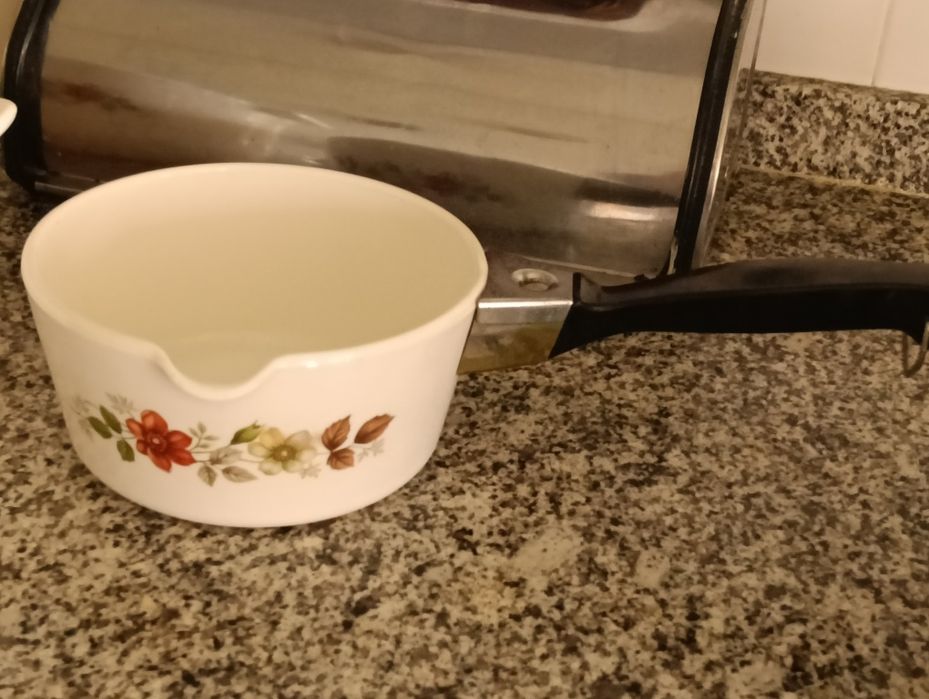 Caçarolas vintage francesas, gênero pirex
