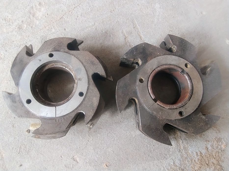 Frezy do deski podłogowej