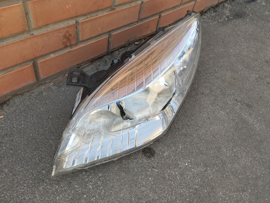 Продам Фару Renault Megane