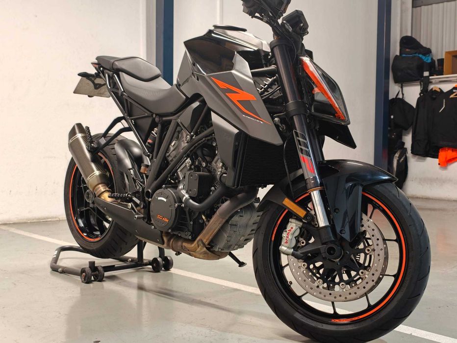 KTM Super Duke 1290 R (Gen 2) – 14.395 km – Full Packs (Track/Perf) – SC Project – Como Nova