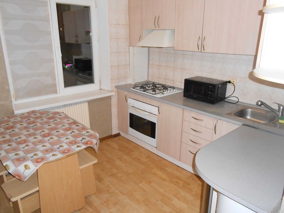 Почасово и посуточно 1-комнатная квартира рядом с метро Оболонь