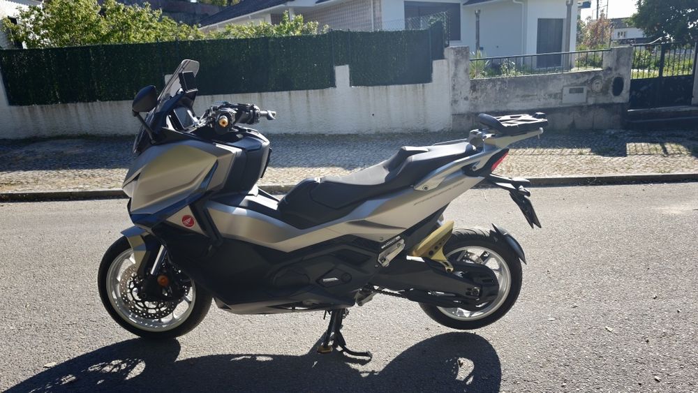 Honda forza 750 2025