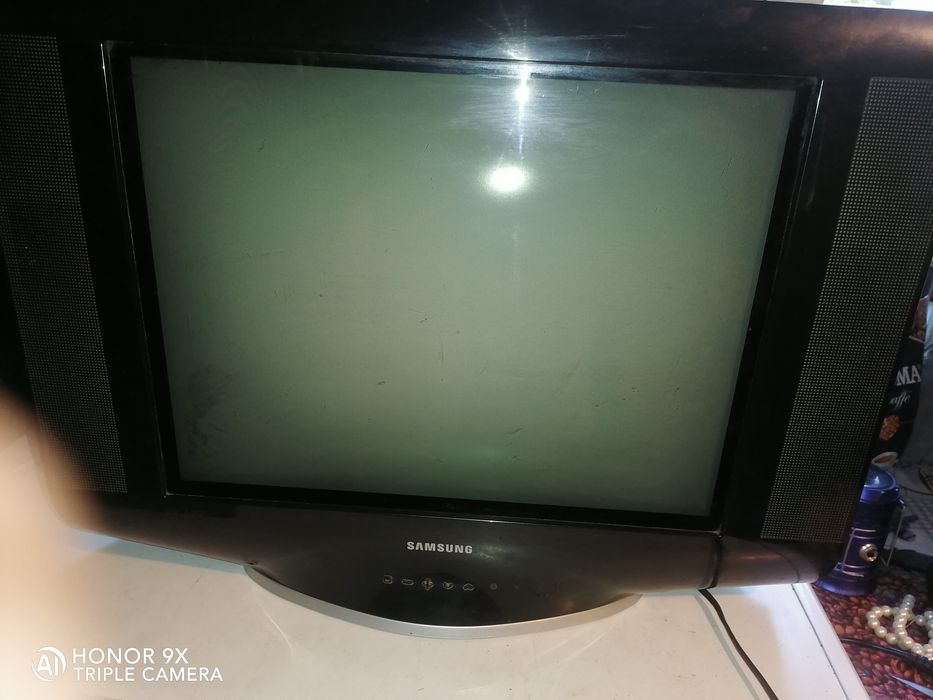 Продам тілівізор самсунг