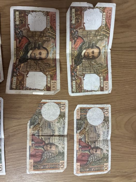 8 notas antigas de 10 e 100 Francs