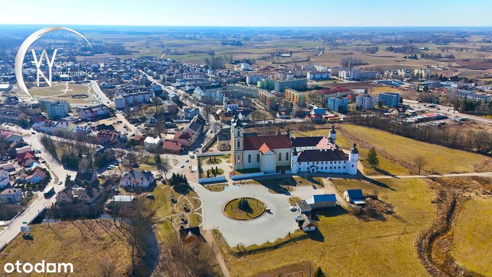 Przestronny dom z garażem i ogrodem