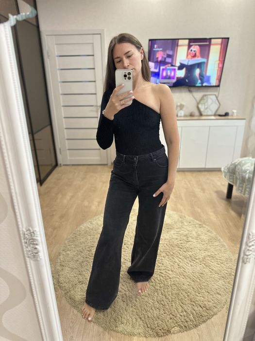 Боді з відкритим плечем Pull&Bear розмір M