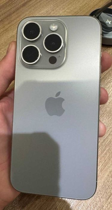 Продам iPhone 15 Pro 256 GB