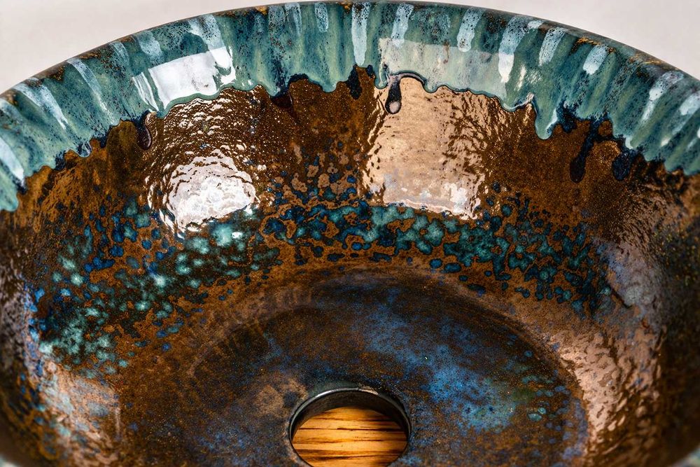 Umywalka ceramiczna na blatowa wykonana ręcznie
