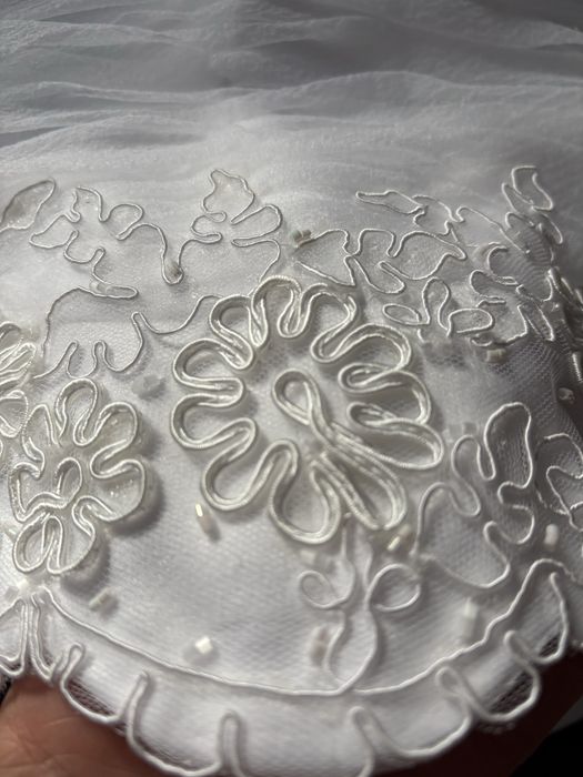 Suknia ślubna w kolorze bialym