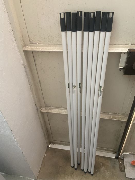 Paus para esfregona ou vassouras