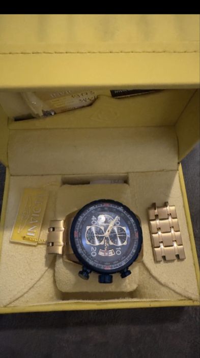 Relogio invicta dourado