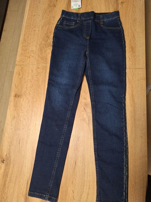 Spodnie dla dziewczynki   146 cm
