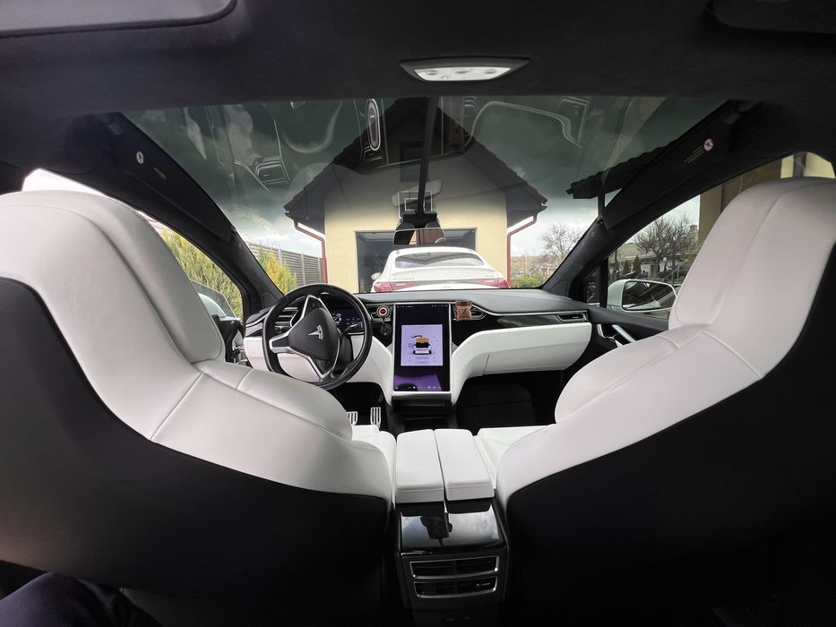 Tesla model X p100d