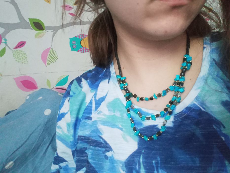 Naszyjnik z niebieskimi kamyczkami