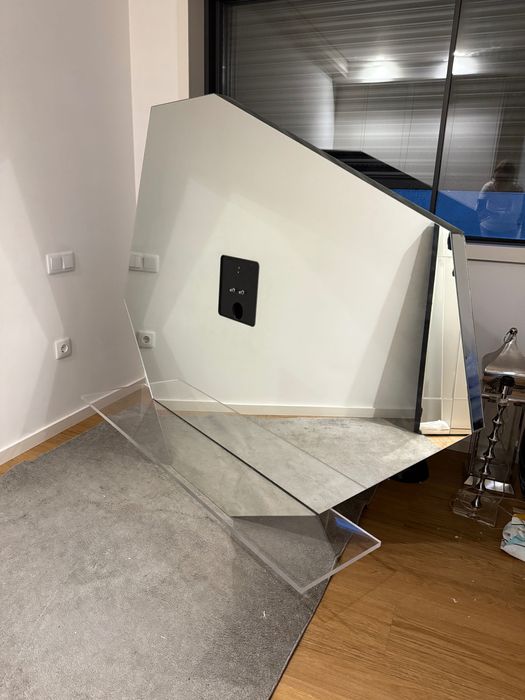 Móvel TV todo em espelho