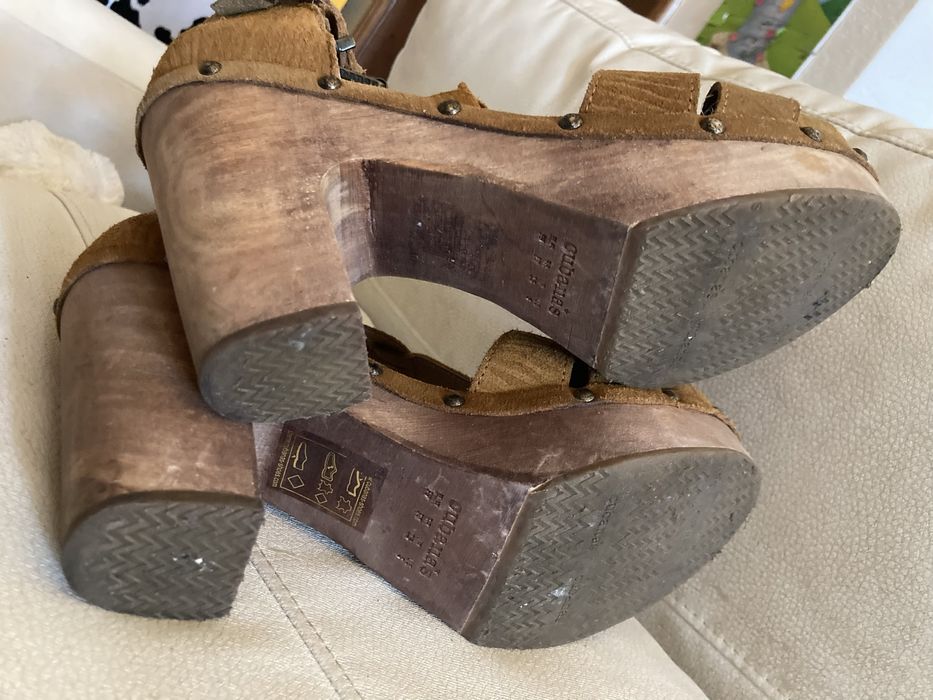 Sandalias fechadas cubanas 39