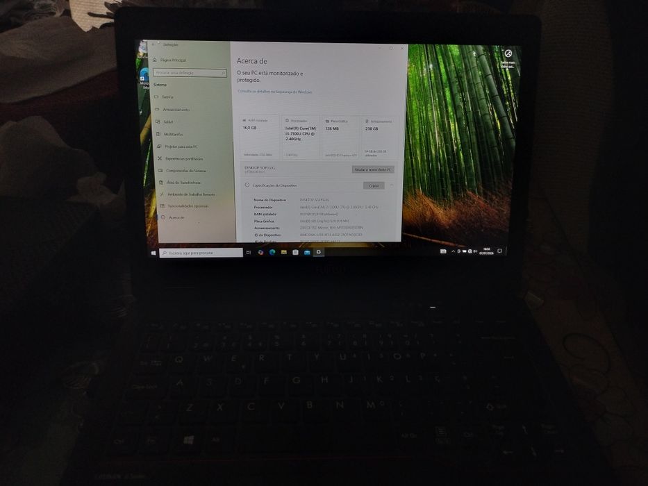 Fujitsu Lifebook U Series | Intel Core i3-7100U | 16 GB RAM | SSD 238 GB