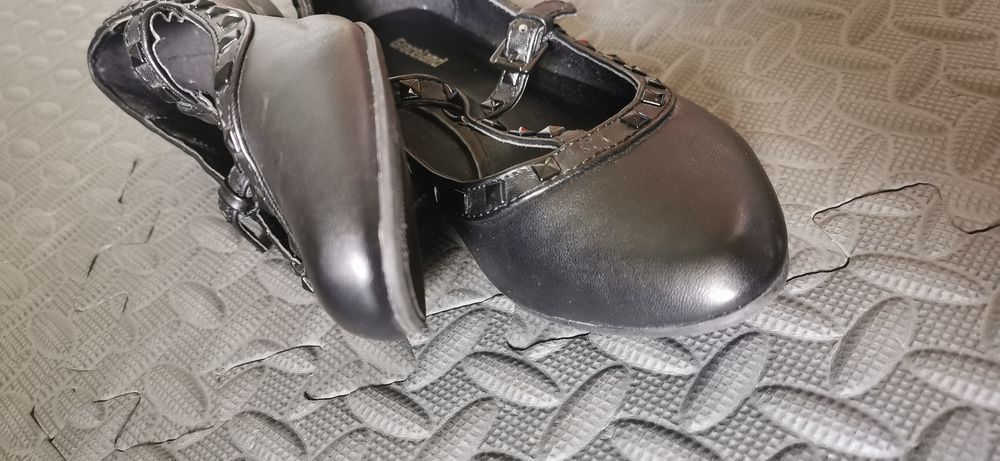 Baleriny balerinki czarne ćwieki pasek Klamerka rozmiar 37 jak nowe