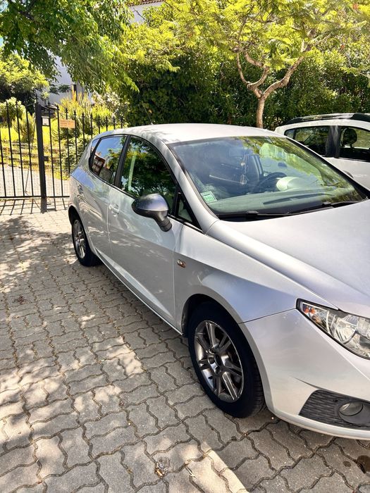 Seat ibiza de 2009 um 1.2  a gasolina  de 3 cilindros motor corrente so por chamada