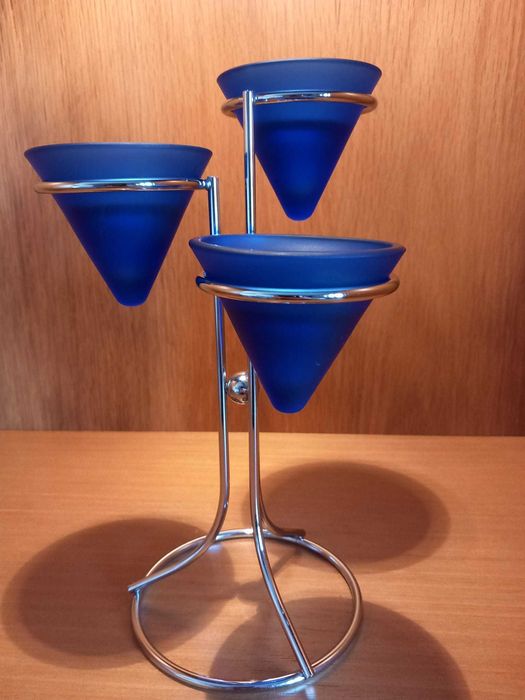 Castiçal vidros azuis e suporte cromado, novo!