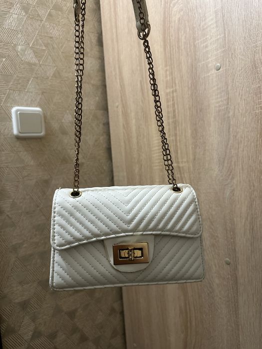 Продам білу сумку