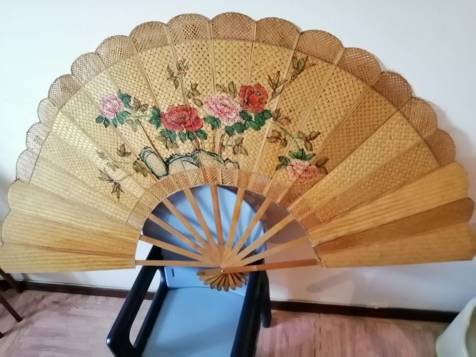 Decorative fan, painted wood Open + 1 meter64586012405122122