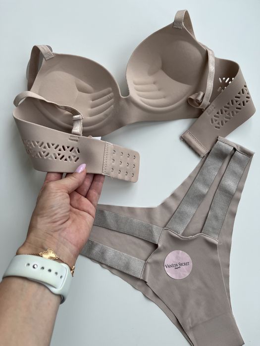 Безшовний бюсгалтер. Push up долоні Адама. Бюстгальтер з push up