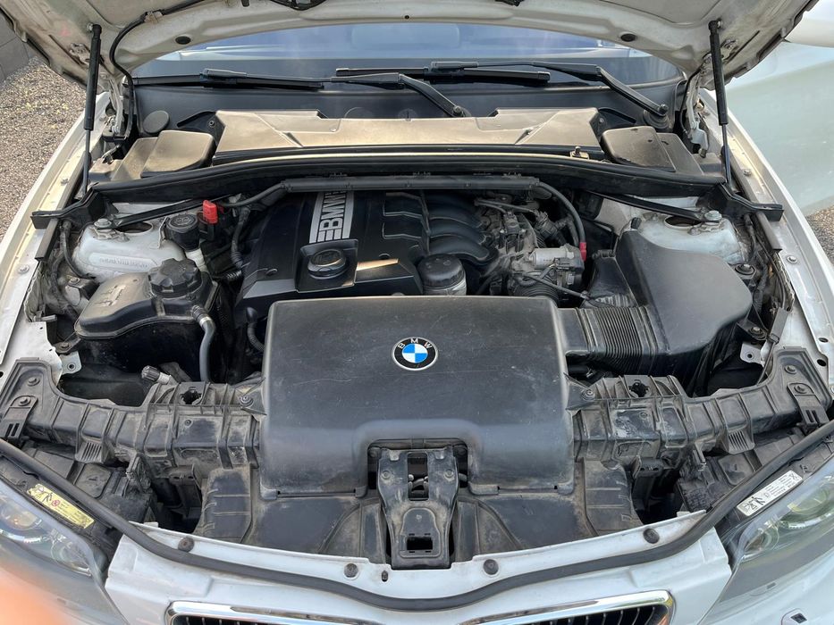 Białe BMW 1 E87 116i Benzyna 2008r