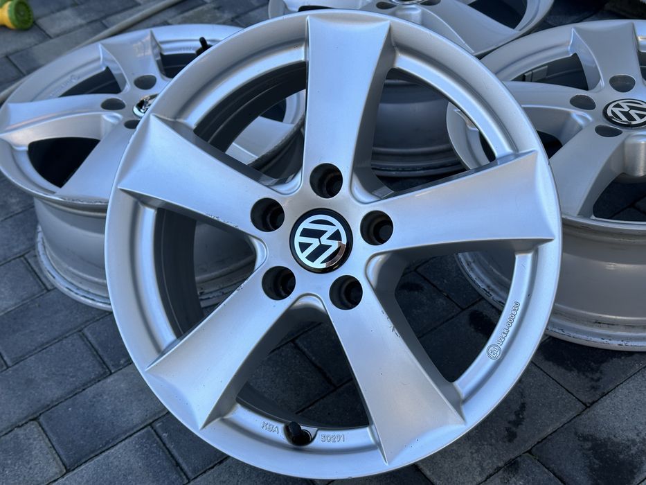 Комплект титанів 5 112 r16 et41 цо 57.1 колпачки підберемо під ваше авто