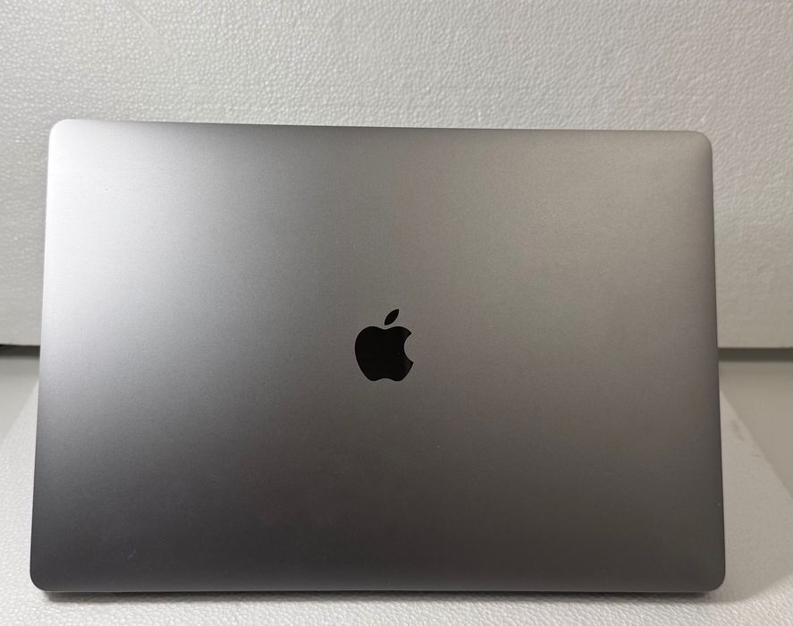 MacBook Pro 16” 2019 - i7 | 16GB | 500GB | COMO NOVO