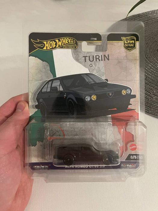 Hot Wheels Chase(чейз)  Alfa Romeo GTV6 ТОРГ
