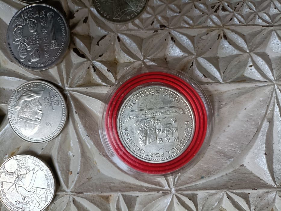 Coleção de Moedas e Notas (escudos & internacional)