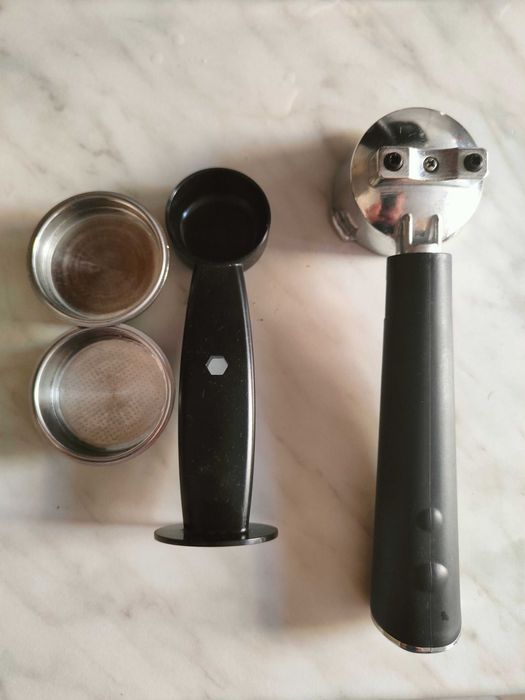 Kolbowy ekspres ciśnieniowy Lund 68510