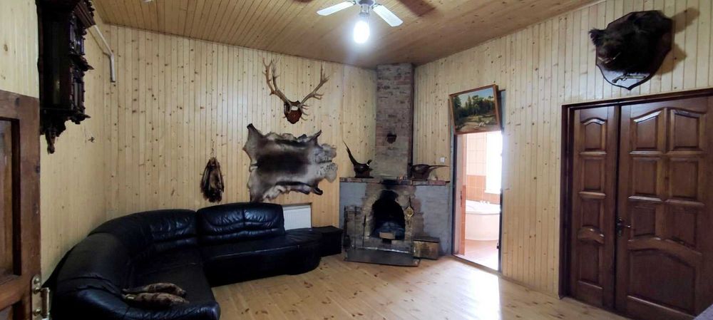 Продам будинок в центрі