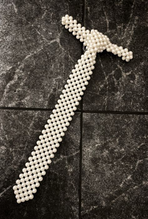 Галстук з жемчугом