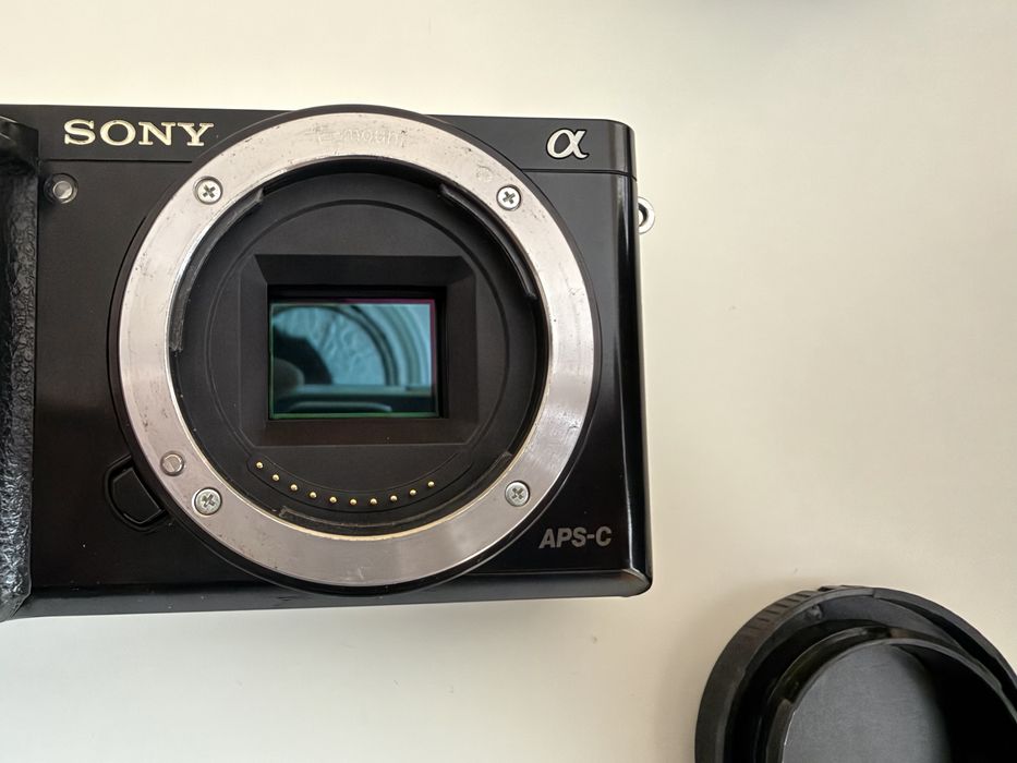 Sony A6000 + lente objetiva 18-135mm OSS