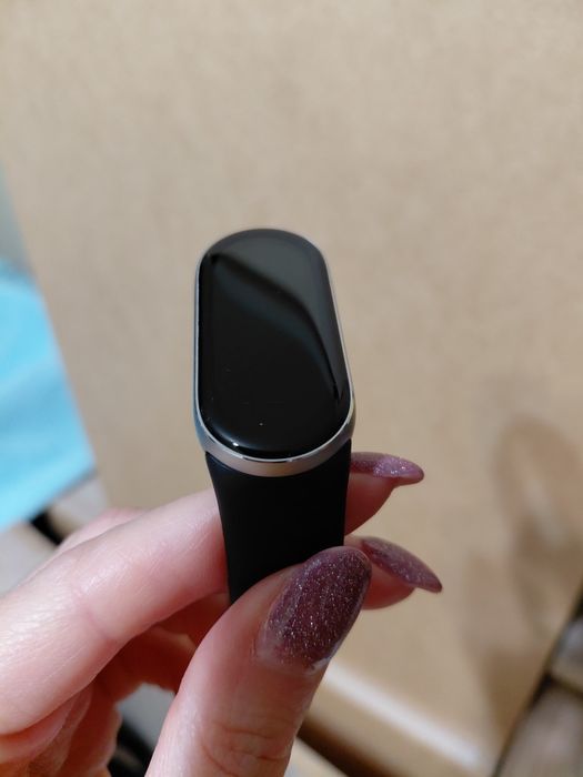 Продам Mi band 9 silver