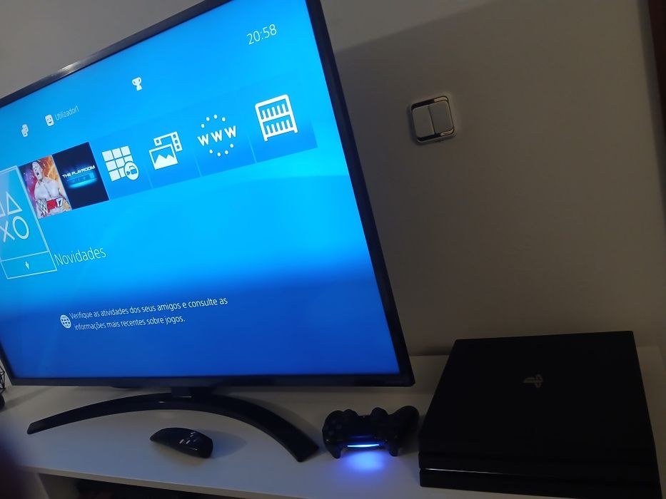 Playstation 4 PRO + Comando