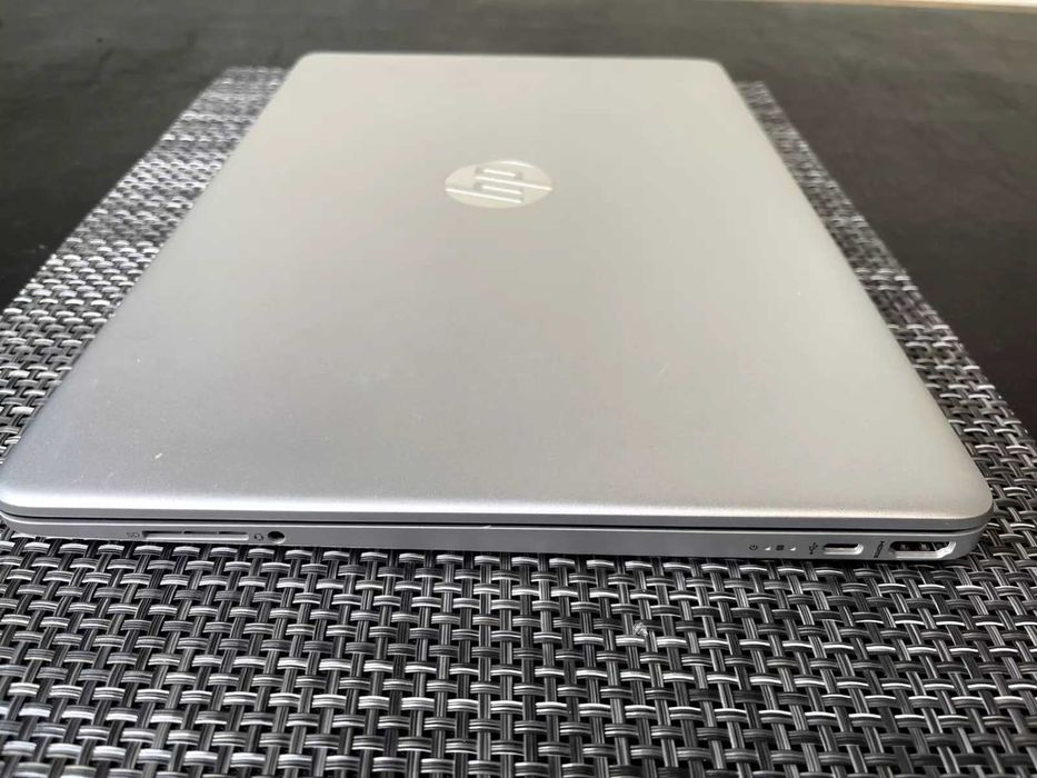 HP 15-dy2035tg  i3-1125G4 8GB  256GB SSD 1920x1080 IPS