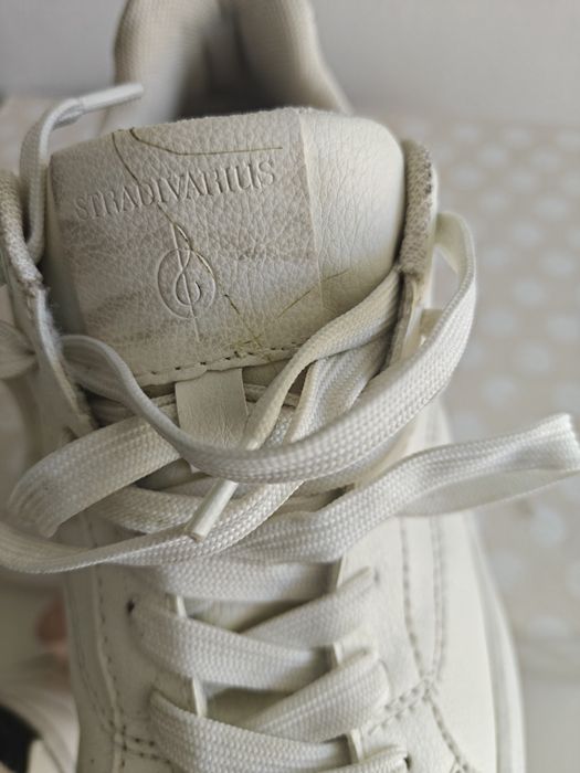 Białe sneakersy gruba podeszwa Stradivarius 36